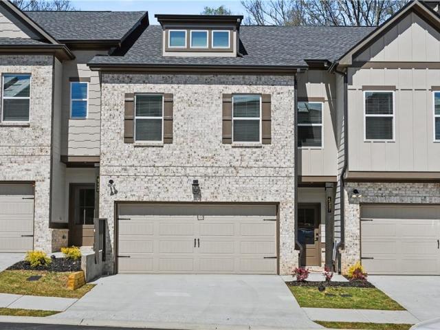 Townhouse for sale in Lilburn, Georgia