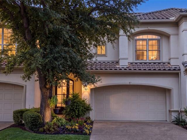 Townhouse for sale in Irving, Texas