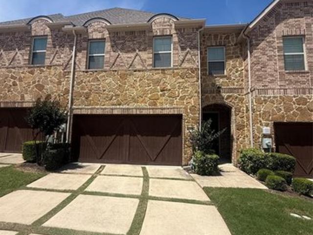 Townhouse for sale in Carrollton, Texas