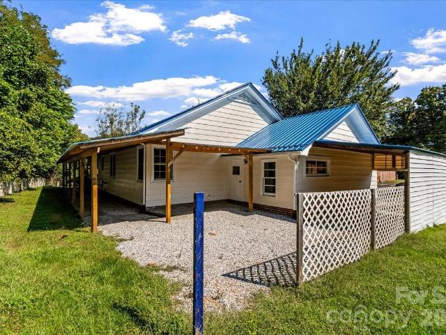 House for sale in Spruce Pine, North Carolina