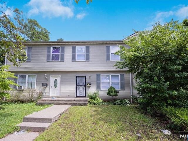 Townhouse for sale in East Orange, New Jersey