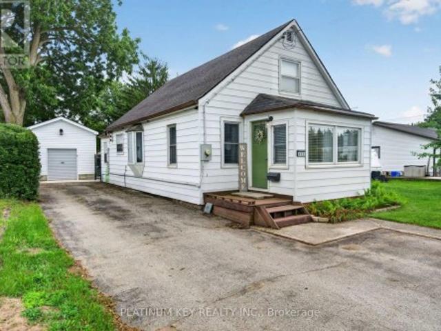 House for sale in Strathroy-caradoc, Ontario