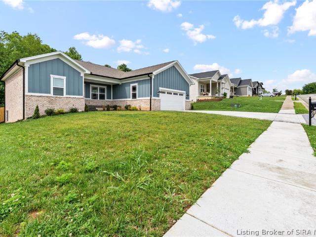 House for sale in Henryville, Clark County