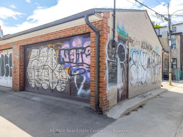 Office for sale in Woburn, Ontario