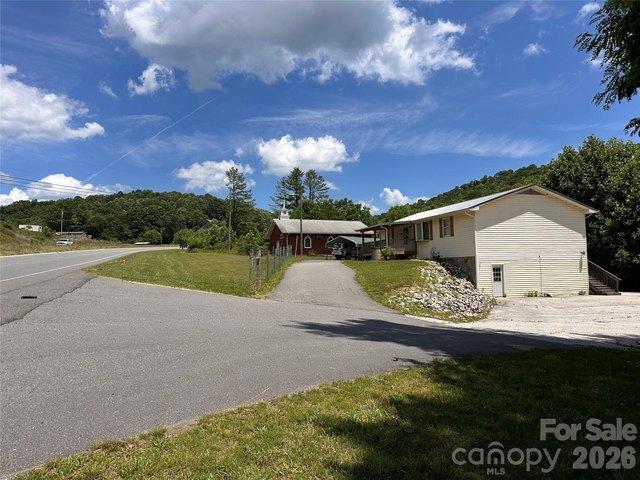 House for sale in Spruce Pine, North Carolina