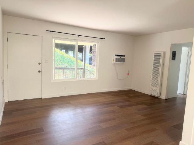 Apartment for rent in Westlake, Los Angeles