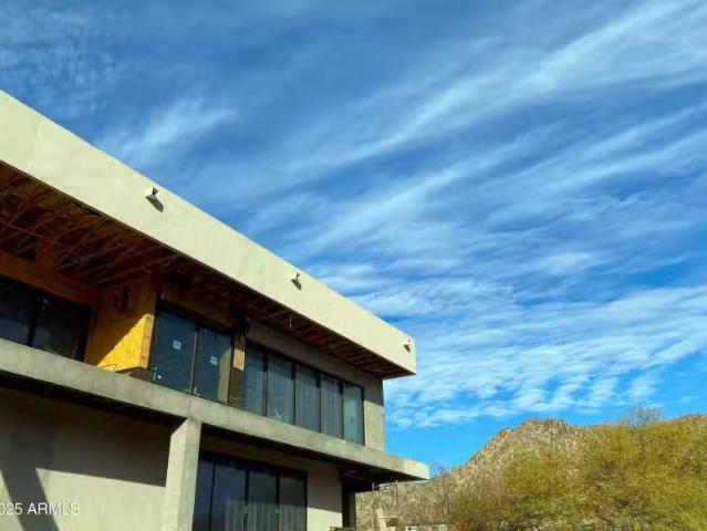 House for sale in Paradise Valley