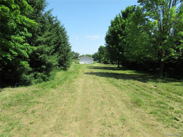 House for sale in Columbiaville