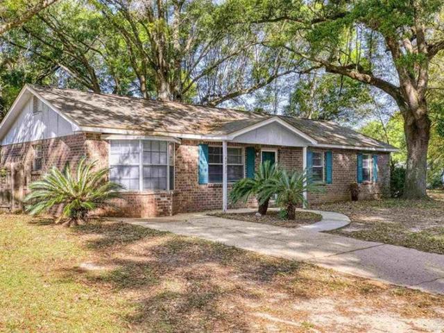 House for sale in Pace, Florida