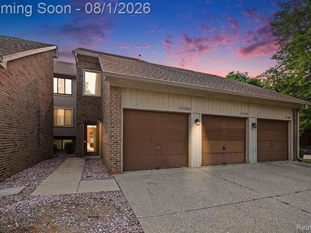 Condo for sale in Clinton Township, Michigan