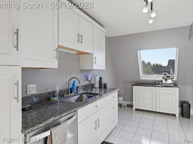 Condo for sale in Clinton Township, Michigan