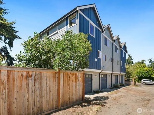 Townhouse for sale in Seattle, Washington