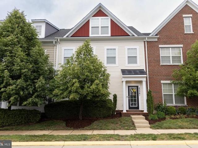 Townhouse for sale in Virginia