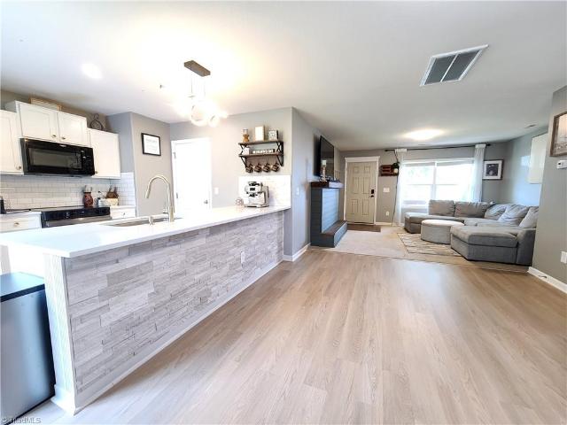 House for sale in Pfafftown, North Carolina