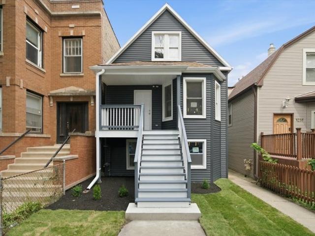 House for sale in Chicago, Cook County