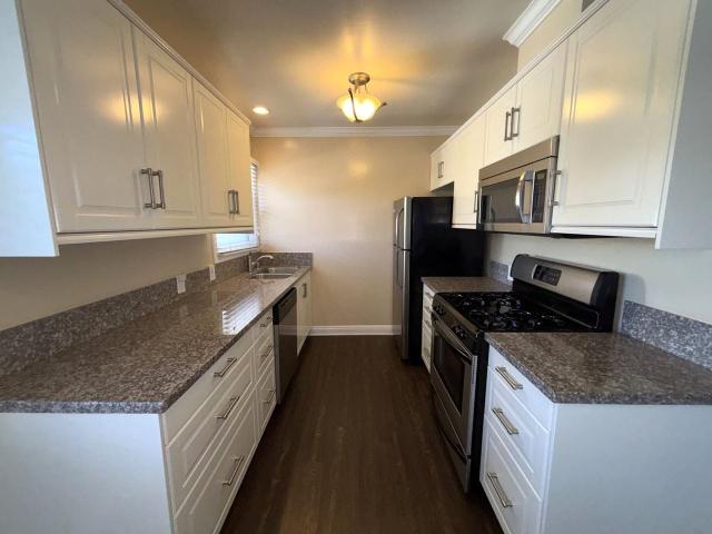 Apartment for rent in Canoga Park, California