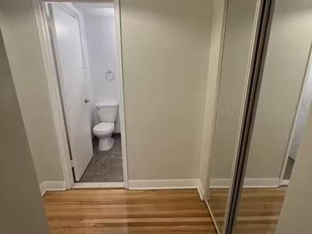 Condo for rent in Mont-royal, Quebec