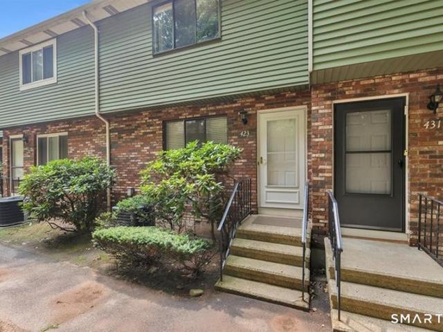Townhouse for sale in Newington, Connecticut