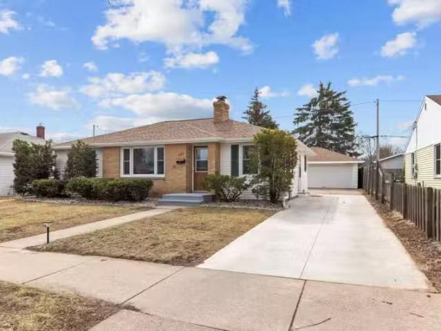 House for sale in Appleton