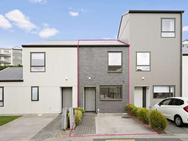 Townhouse for sale in Matata, Wellington