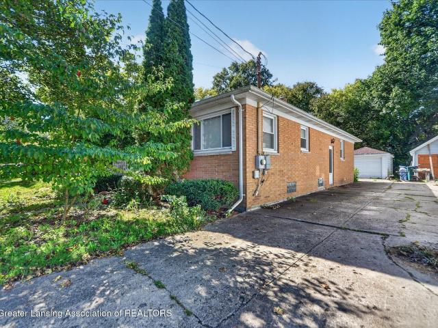 House for sale in Foster, Lansing
