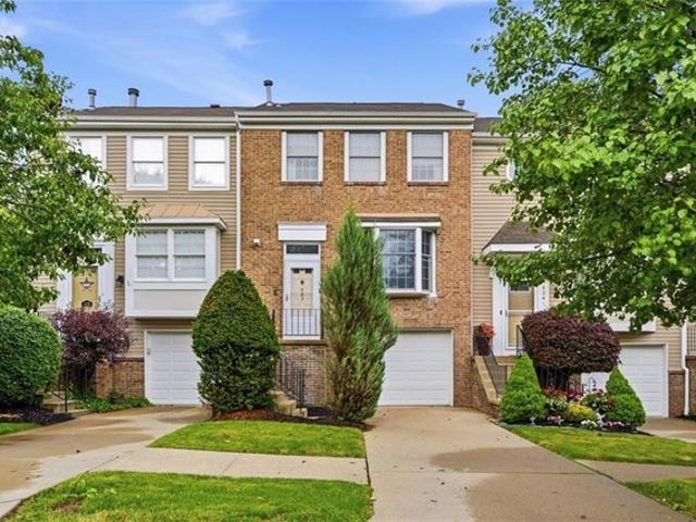 Townhouse for sale in Coraopolis, Pennsylvania