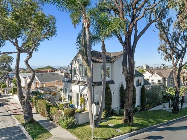 Condo for sale in Corona Del Mar, California