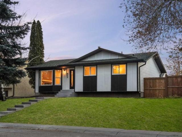 House for sale in Queensland, Calgary