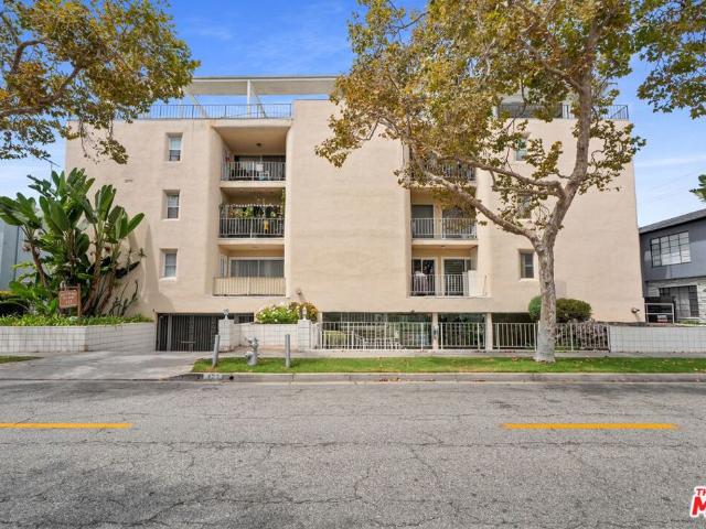 Condo for sale in Beverly Hills, California