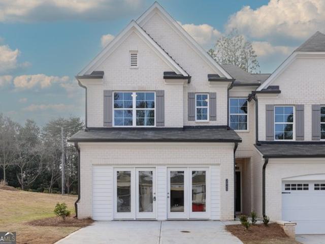 Townhouse for sale in Duluth, Georgia