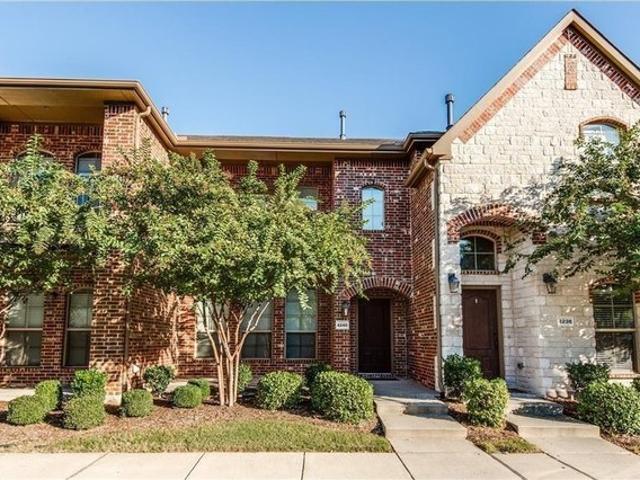 Townhouse for sale in Carrollton, Texas