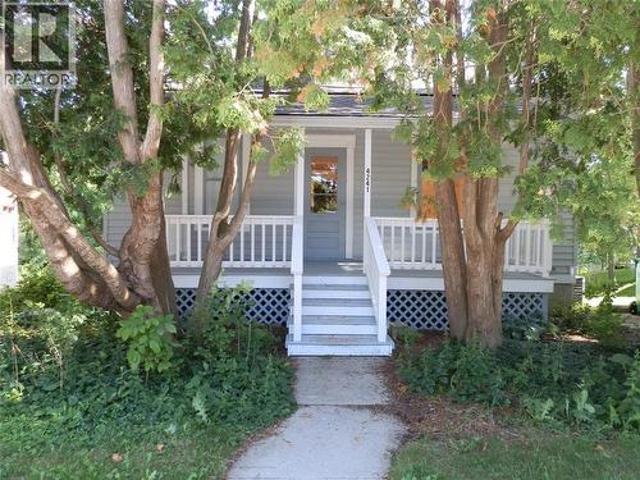 House for sale in Petrolia, Ontario