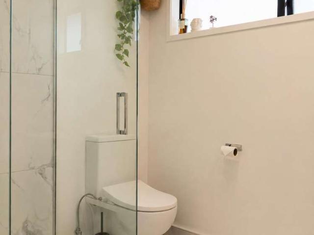 Townhouse for sale in Addington, Canterbury