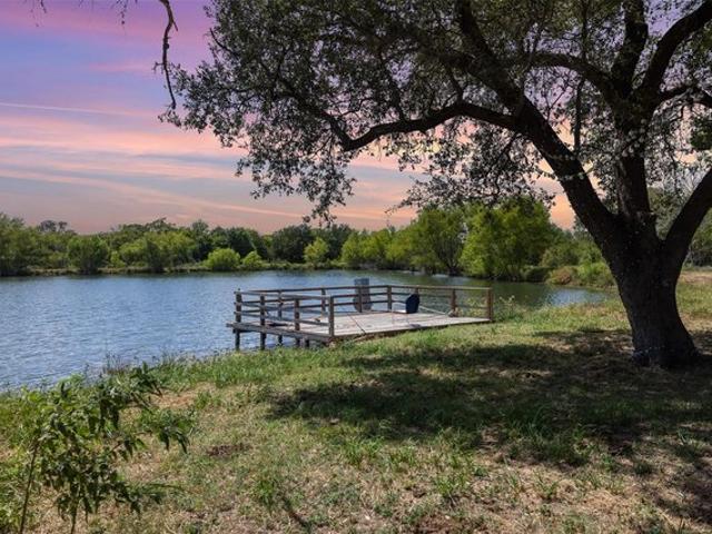 Farm for sale in Waelder, Gonzales County