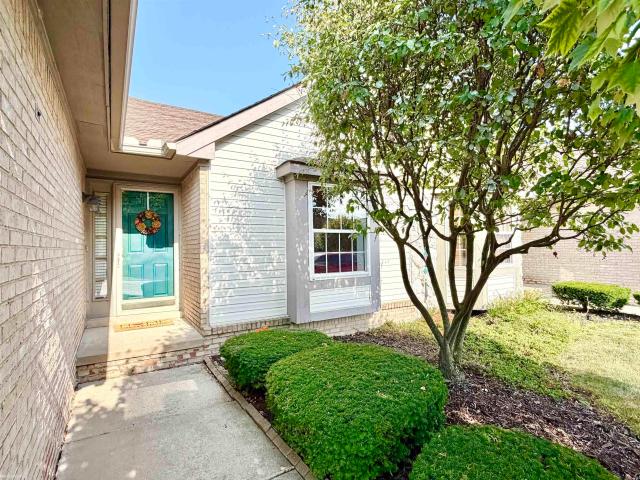 Condo for sale in Clinton Township, Michigan