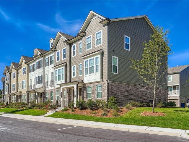 Townhouse for sale in Duluth