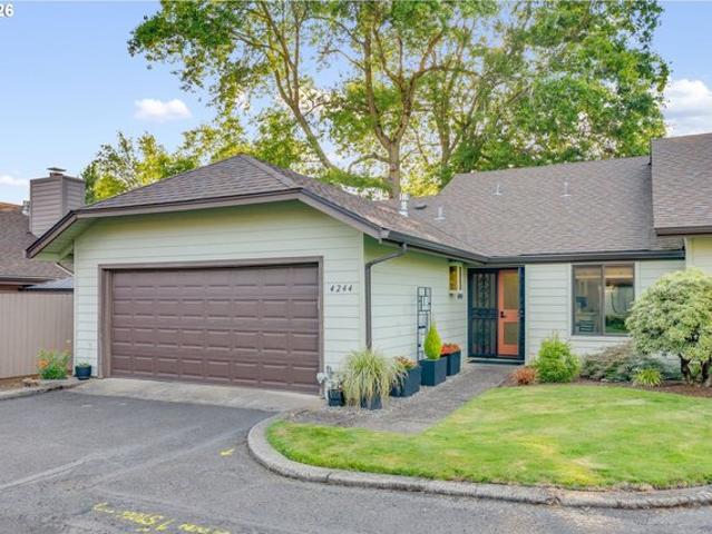 Townhouse for sale in Oregonia