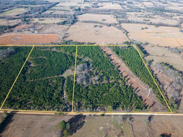 Land for sale in De Kalb, Texas