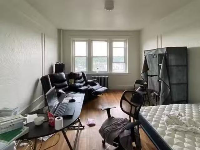 Condo for rent in Brighton