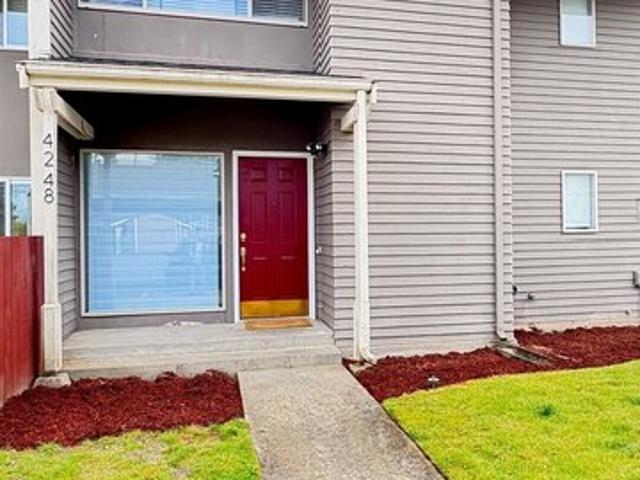 Townhouse for sale in University Place, Washington