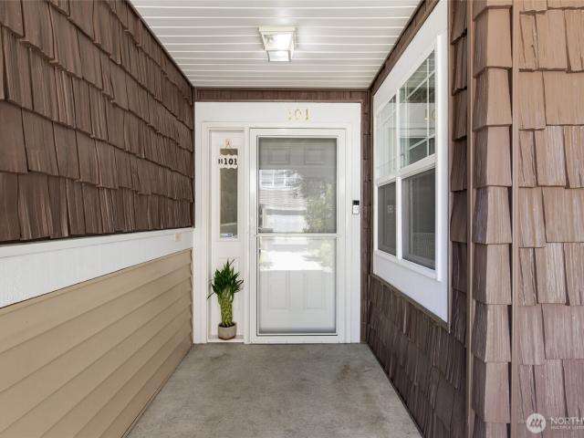 Condo for sale in Canyon Ridge, Bothell