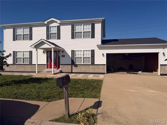 House for sale in Dupo, Illinois