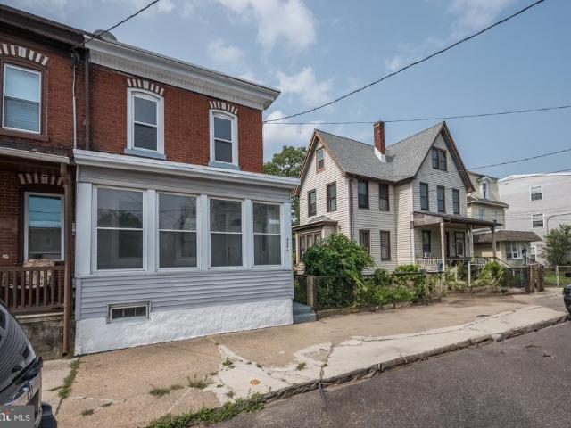 Townhouse for sale in Gloucester City