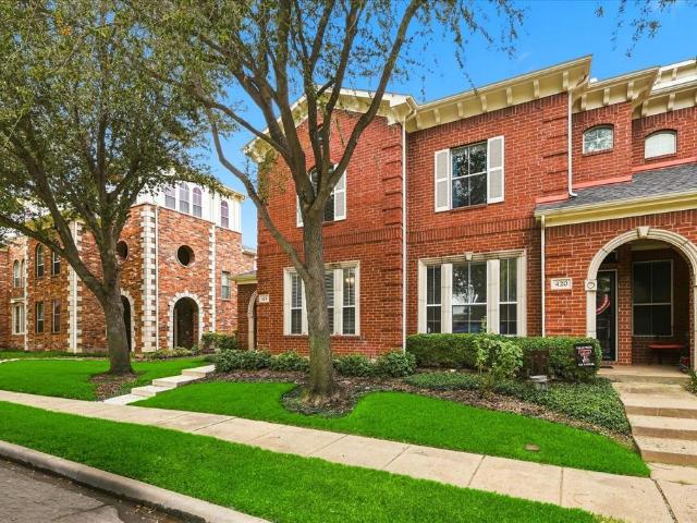 Townhouse for sale in Denton, Texas