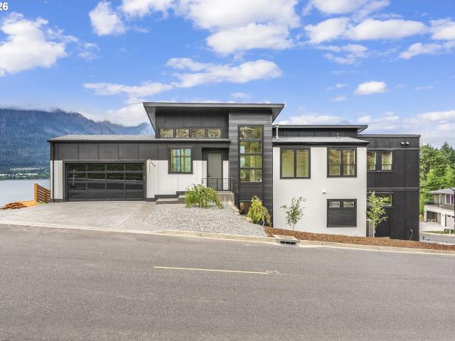 House for sale in Stevenson, Washington