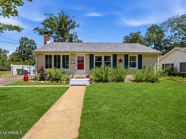 House for sale in Pine Beach, New Jersey