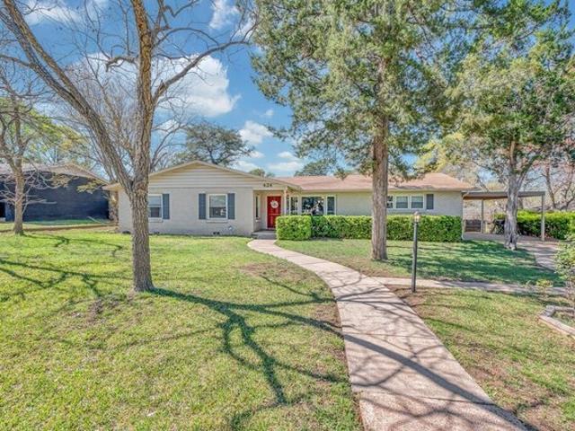 House for sale in Woodway, Texas