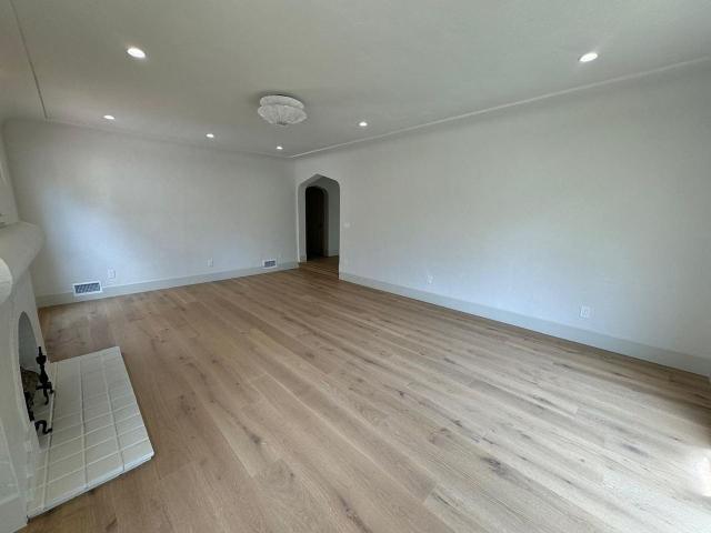 Apartment for rent in Canoga Park, California