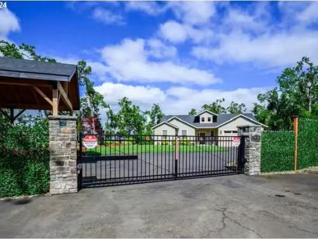 House for sale in Springfield