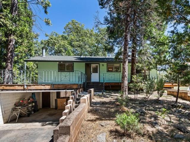 House for sale in Auberry, California